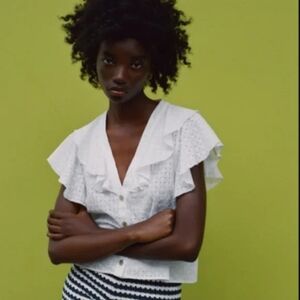 Zara White Embroiderd Eyelit Ruffled Flare Blouse Button  Short Sleeve Ladies XS